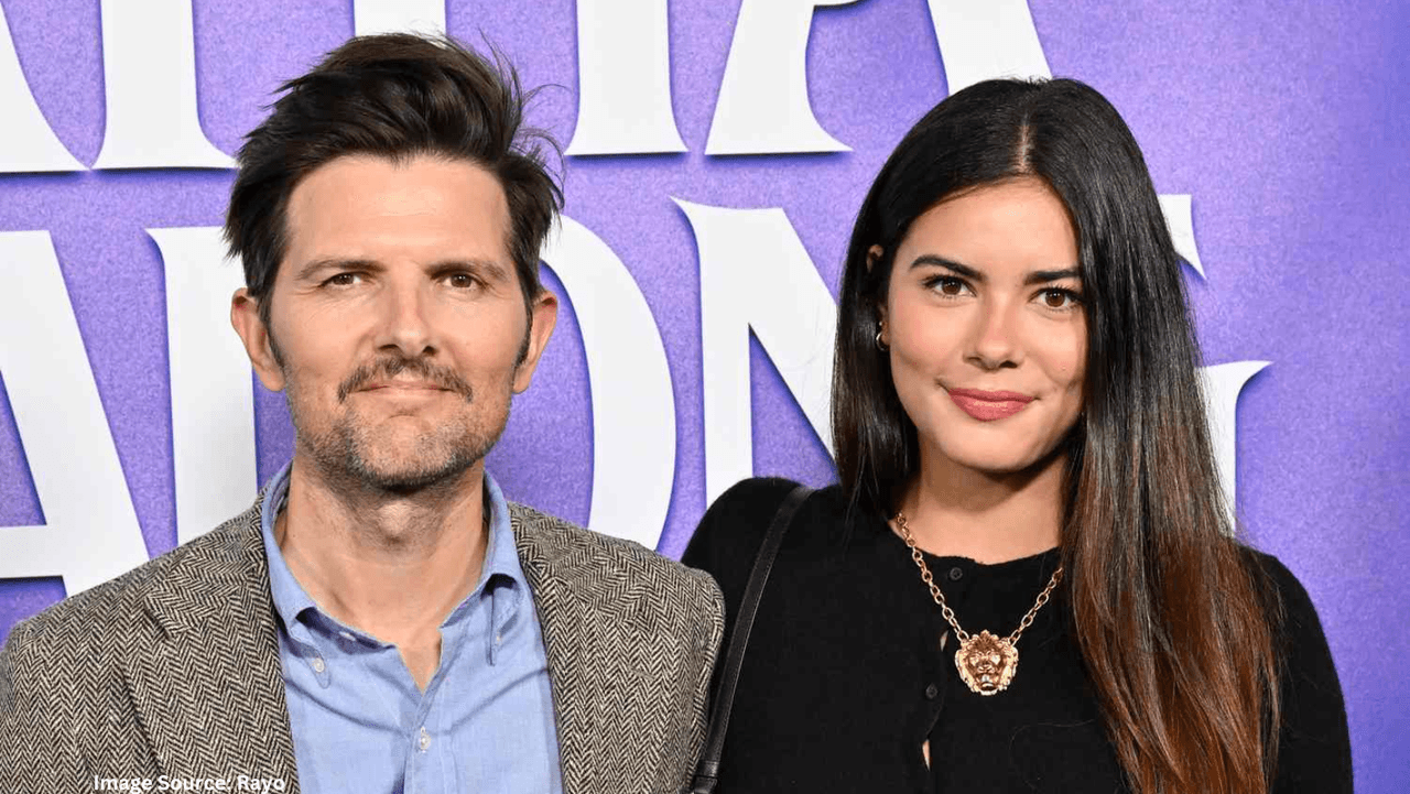 Quanti anni ha adesso l'attore Adam Scott? I fan sono sbalorditi dopo che sua figlia è diventata virale su TikTok.