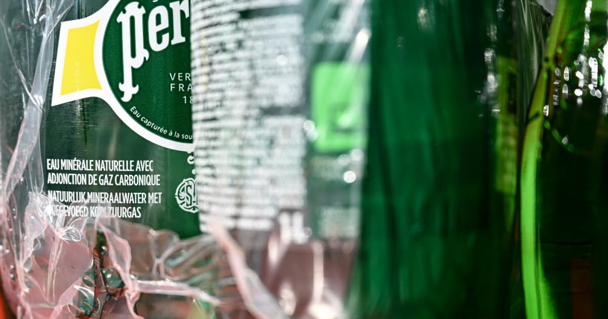 Politics. Bottled Water Scandal: Former Health Minister Admits "Error of Judgment"