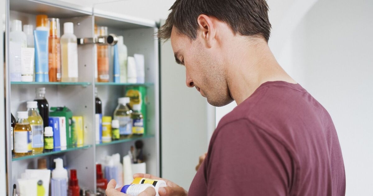 Avertissement adressé à toute personne conservant des médicaments dans une armoire de salle de bain