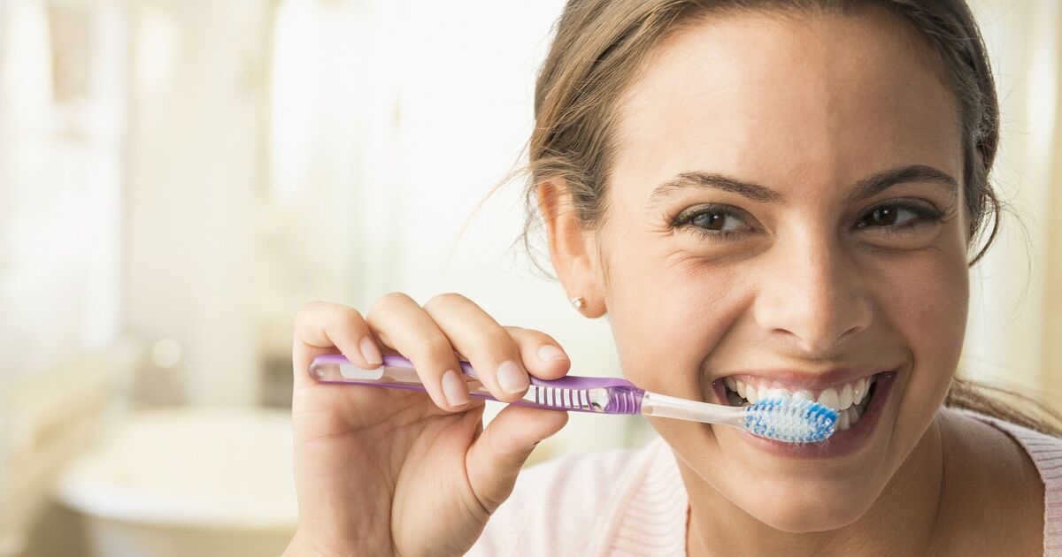 El dentista revela el mayor error que comete la mayoría de la gente al cepillarse los dientes