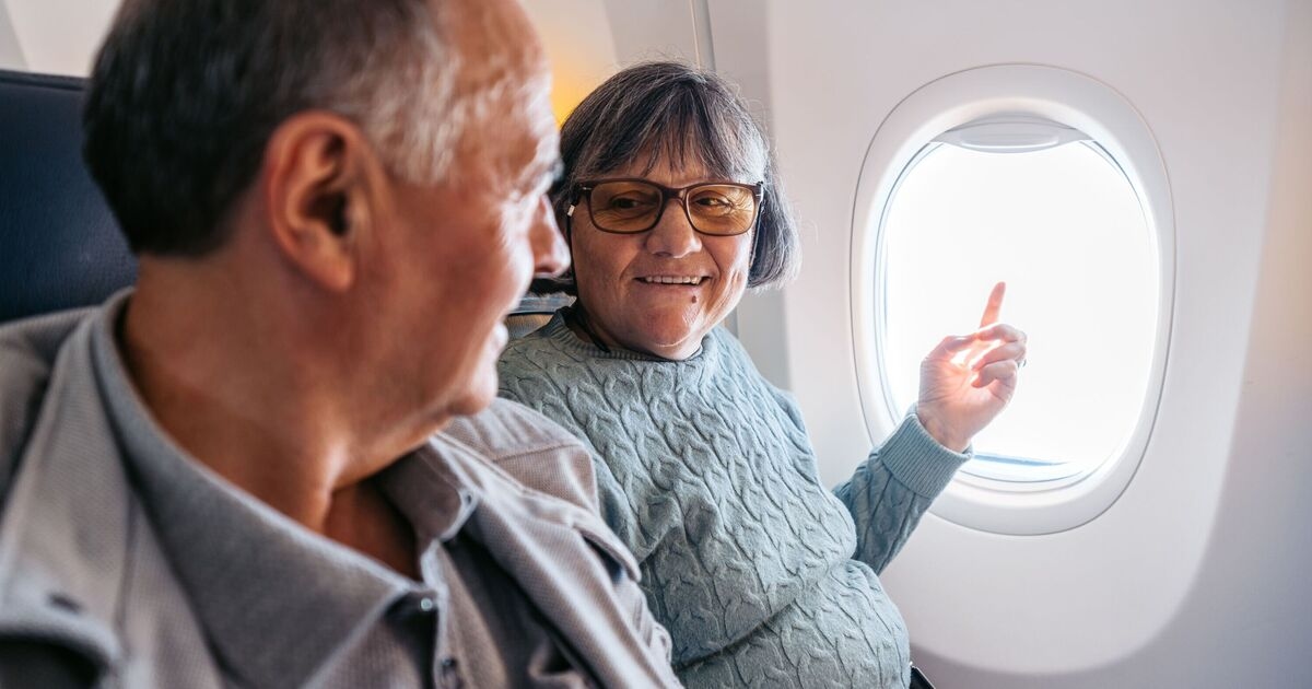 Advertencia de un experto en salud para los británicos mayores que estén de vacaciones: nunca hagan nada durante los vuelos