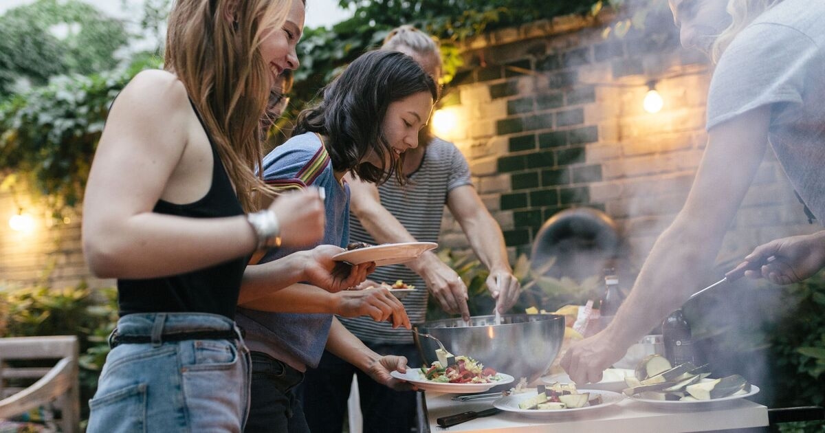 Un medico specializzato in dimagrimento "non mangerebbe mai" un cibo "sano" per barbecue: è una "bomba calorica"