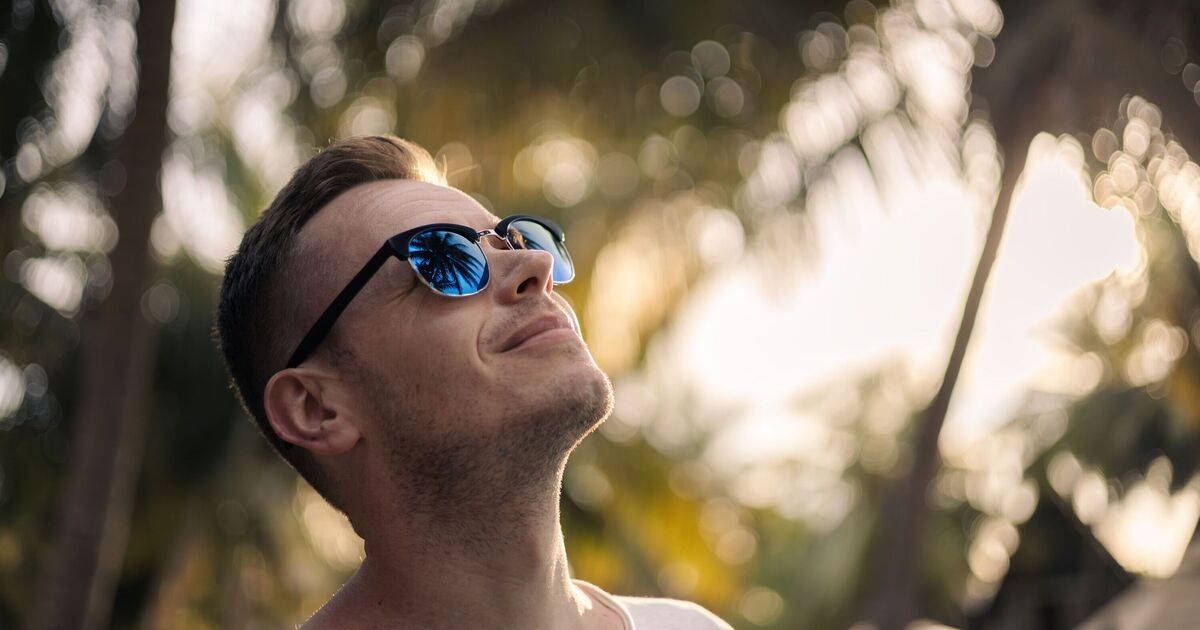 Un experto en ojos advierte que esta es la razón por la que debes usar gafas de sol cada vez que salgas al exterior.