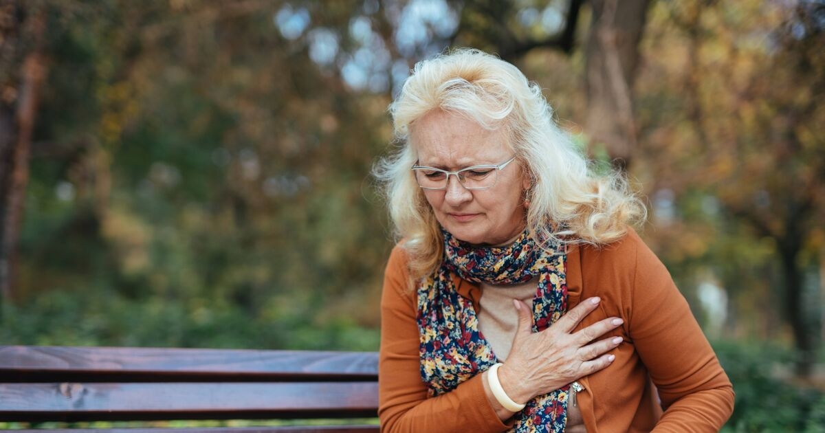 Sintomo insolito di infarto che è "particolarmente comune nelle donne"