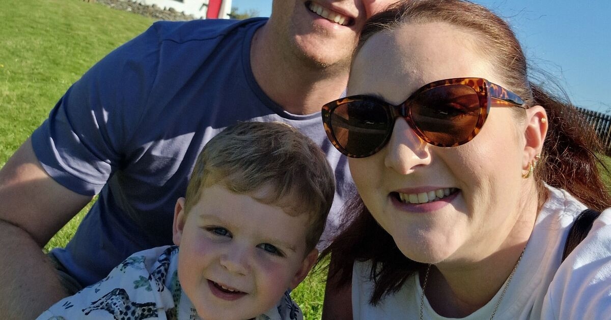 Una madre de 36 años se recupera del cáncer de colon gracias a un nuevo y milagroso ensayo clínico con un fármaco en el Reino Unido.
