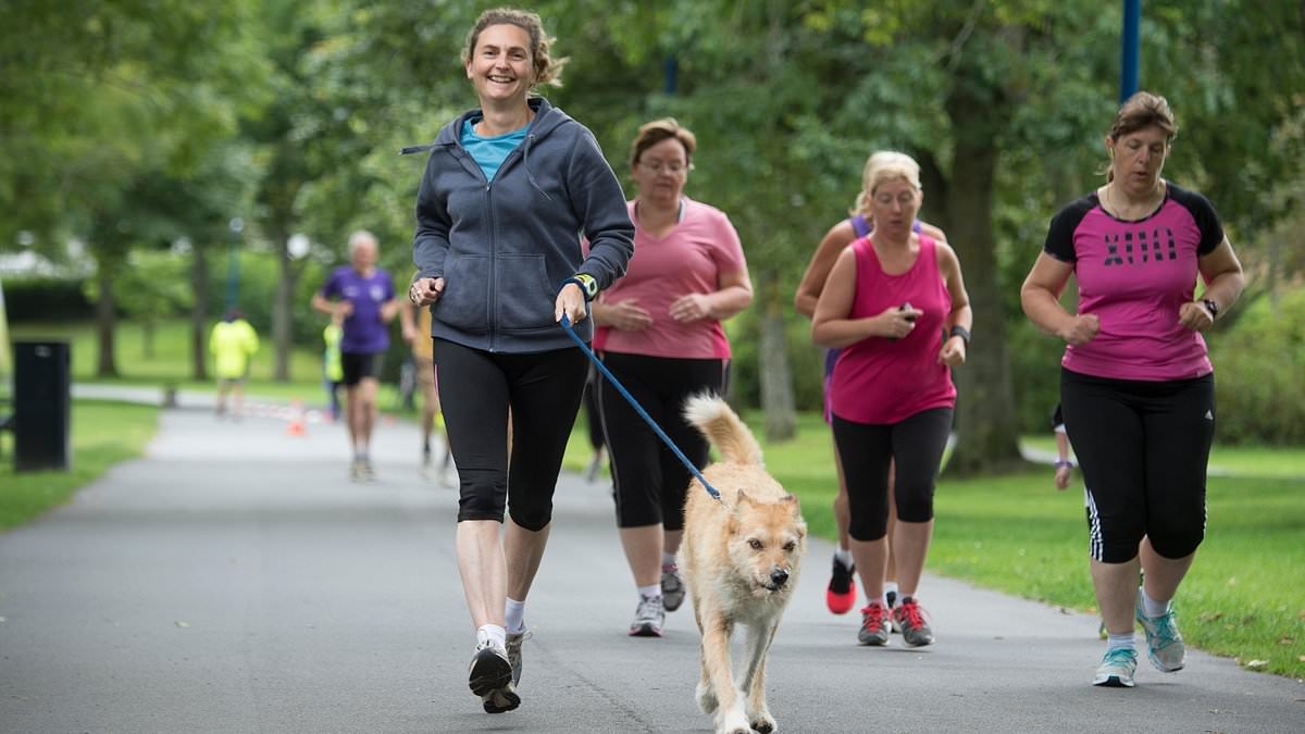 Lekarze rodzinni powinni przepisywać zajęcia Parkrun, aby zmniejszyć obciążenie służb NHS, twierdzą organizatorzy