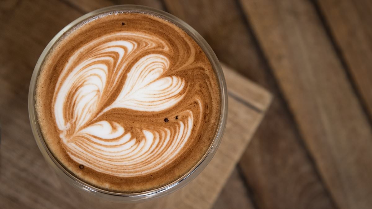Por qué ese café con leche de avena de moda puede no ser tan saludable como crees