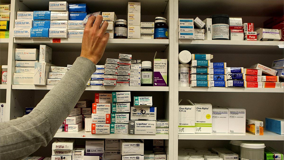 La farmacista rivela i farmaci da banco che sconsiglia di assumere: "Possono danneggiare l'udito"