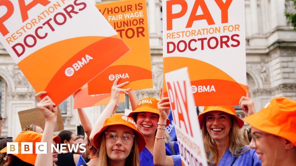 I medici minacciano lo sciopero dopo l'offerta del 4% di stipendio