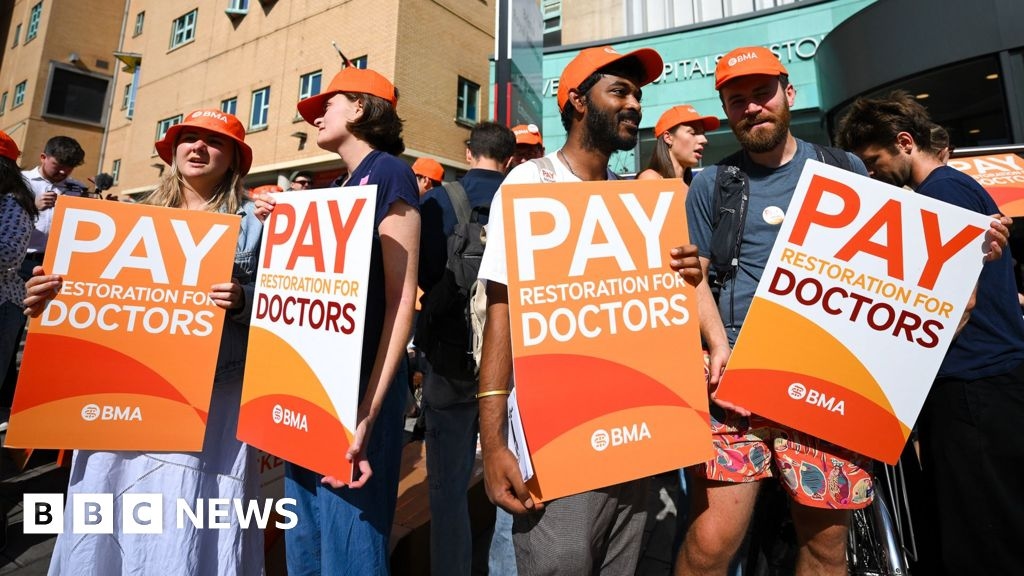 Pleas for strike doctors to work blocked by union
