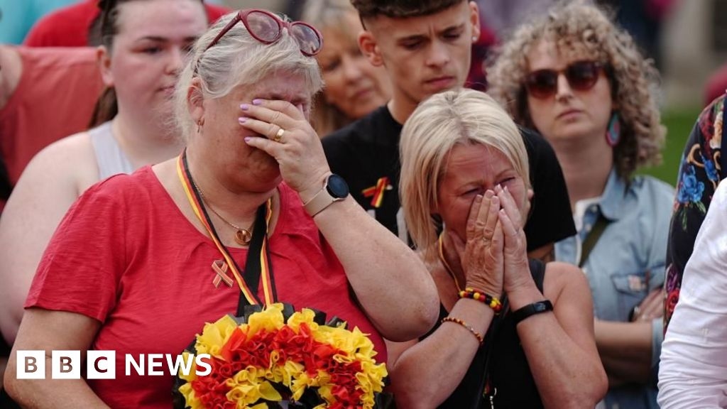 Blood scandal victims harmed further by compensation delays, inquiry chair says