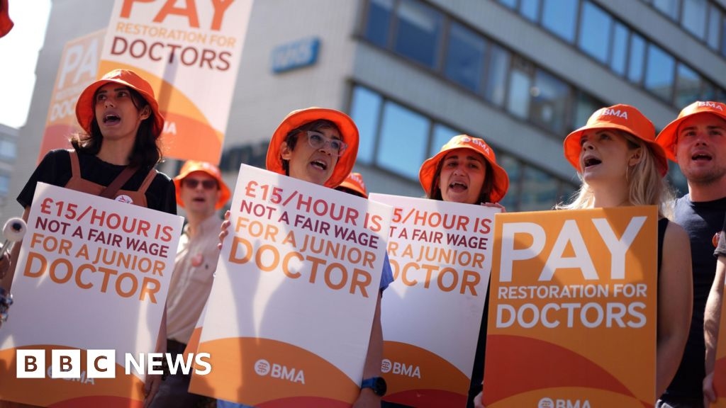 Assistenzärzte stimmen in England für Streik