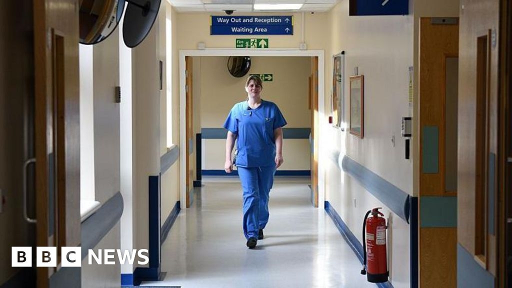 Doctors warn hospitals under pressure as NHS waiting lists rise