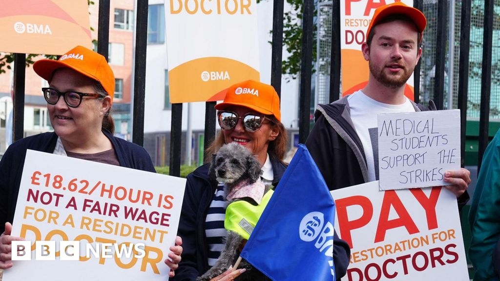 Streeting vows to keep disruption to a minimum as England doctor strike begins