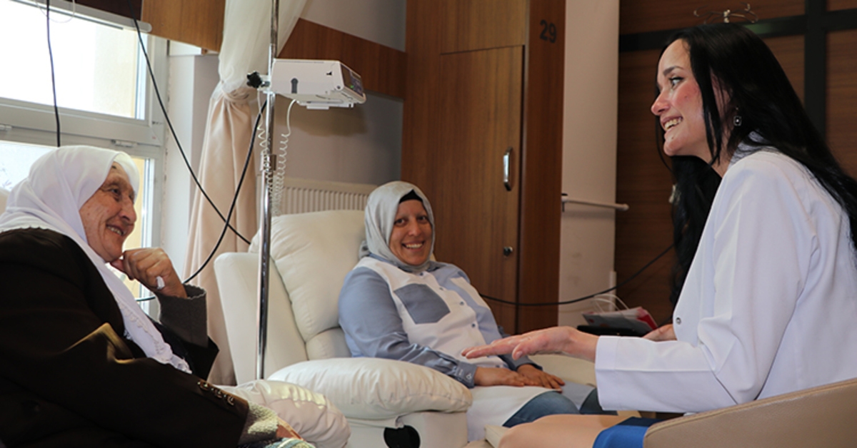 They enter chemotherapy with laughter
