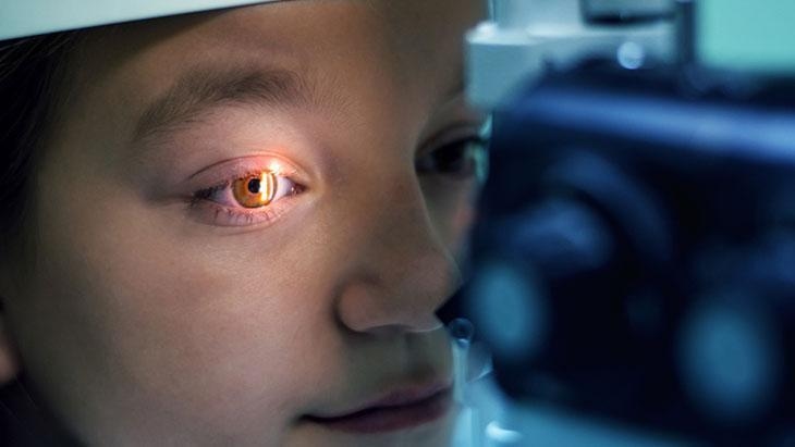 Progride insidiosamente! O glaucoma pode levar à perda permanente da visão.