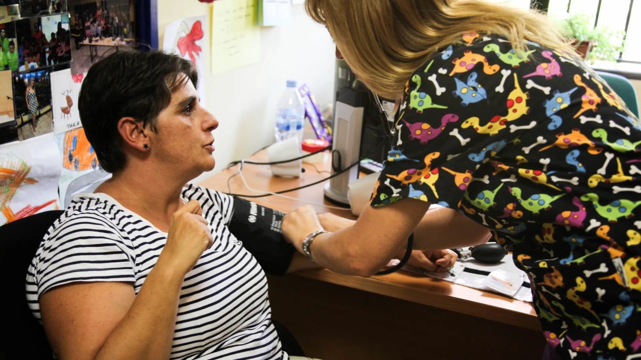 There is no strong evidence for alternative treatments for autism, according to a study.