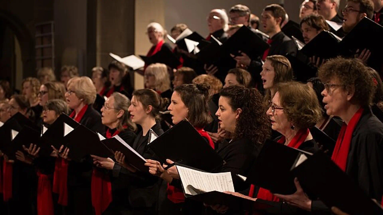 Cantare in un coro riduce il rischio di infarto cardiovascolare, secondo un nuovo studio