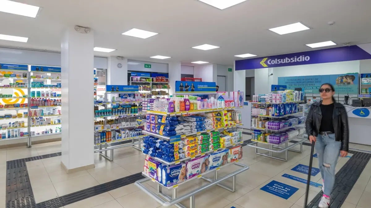 Colsubsidio rilascia una dichiarazione sulla risoluzione del contratto di distribuzione dei farmaci con Famisanar e segnala inadempienze nei pagamenti.