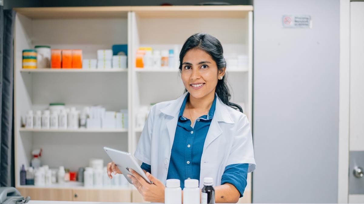 ¿Qué compran los colombianos en las farmacias de barrio? Estas son las categorías de medicamentos más vendidas