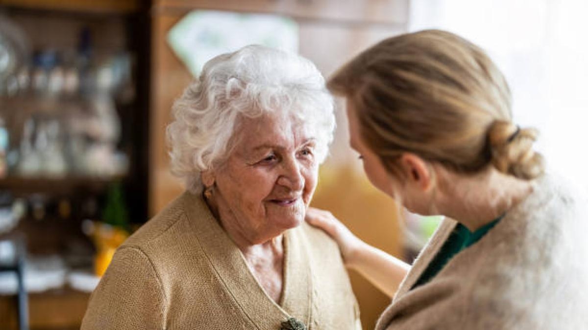 A possible link has been found between pollution and the risk of developing a type of dementia.