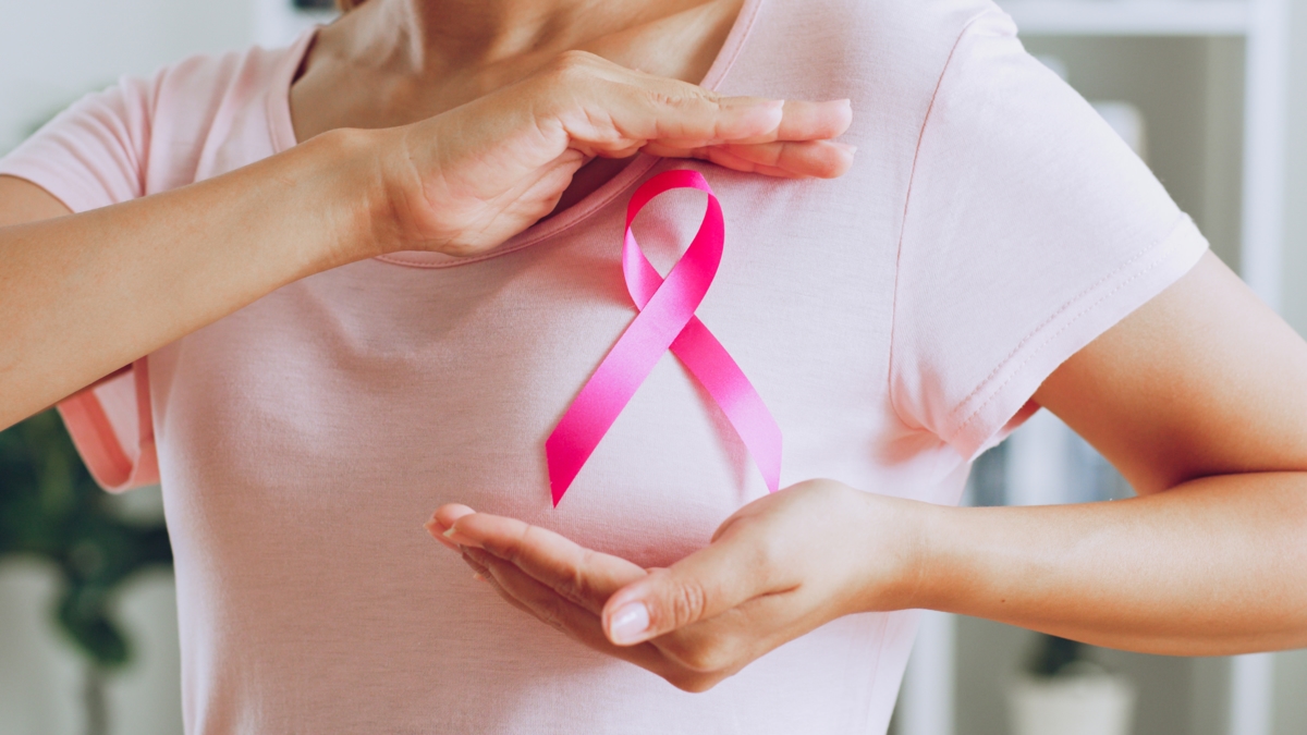 "Sebbene sia più comune dopo i 50 anni, il cancro al seno non fa distinzioni di età": l'allarme del direttore della Lega Colombiana contro il Cancro