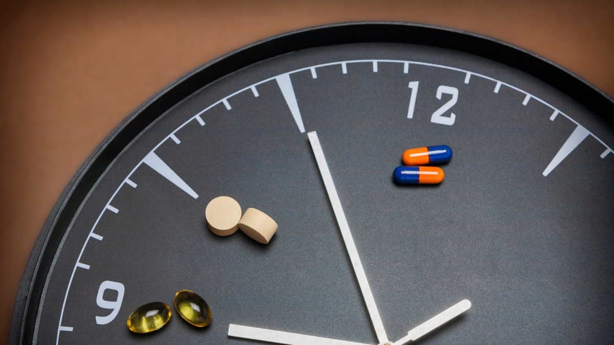 ¿Por qué es importante la hora en la que tomamos los medicamentos?