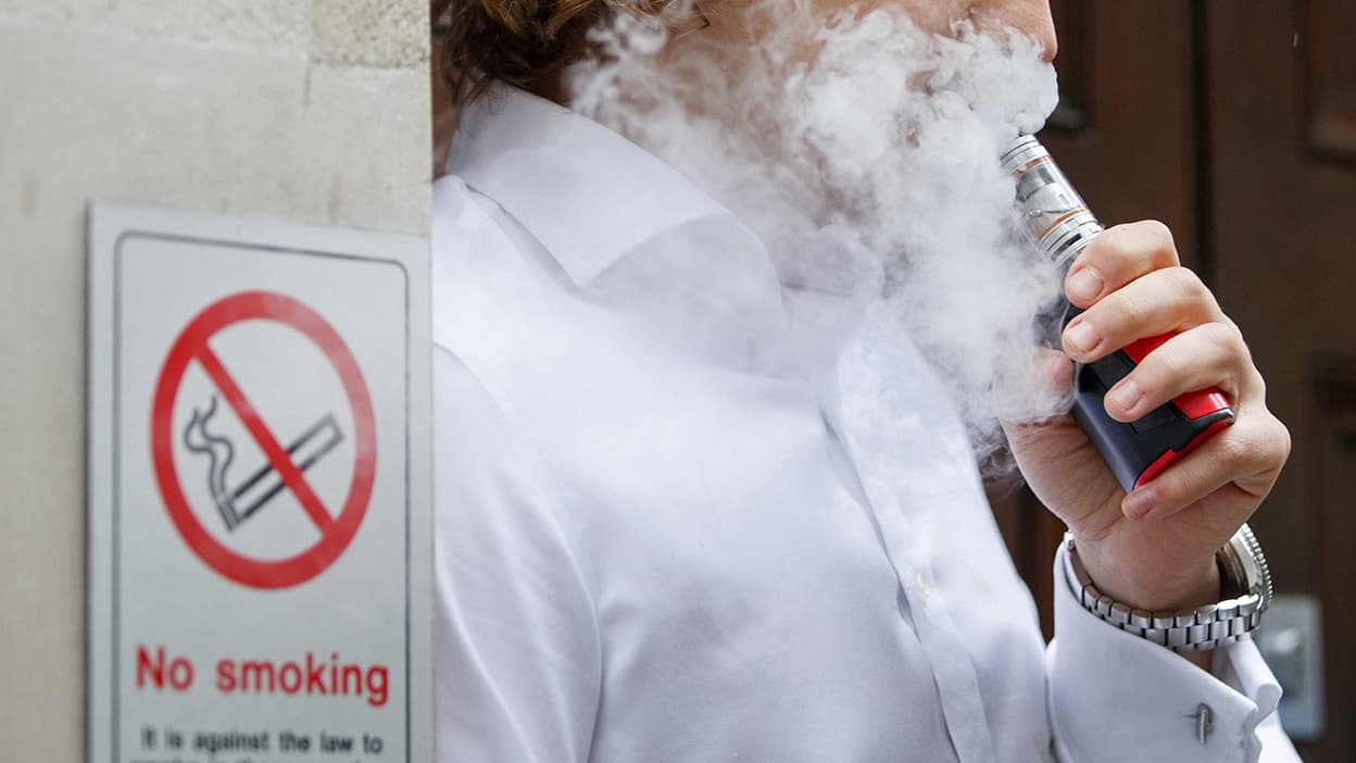 Gender, region, daily use... Who are the French who vape while cigarette consumption is decreasing?
