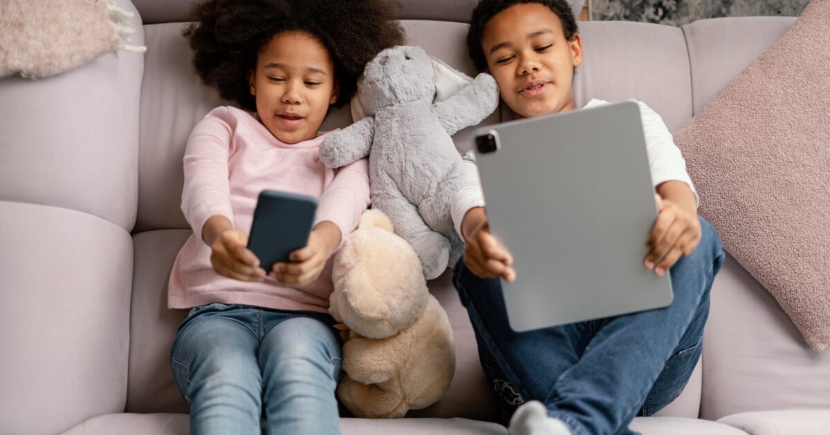 5 Signs Your Child May Be Addicted to Screens