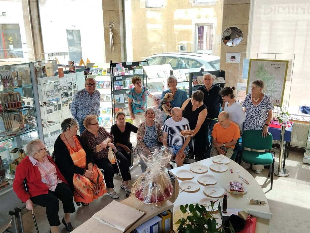 The France Alzheimer association makes a leap into history in Nohmad