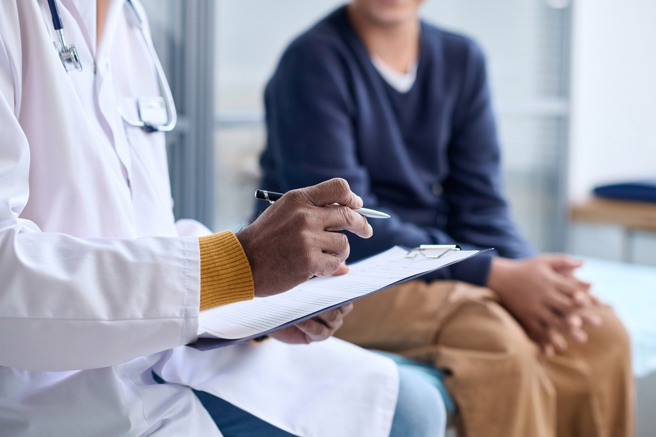 Perdu dans la traduction : les réductions d'interprètes pourraient mettre la vie des patients en danger