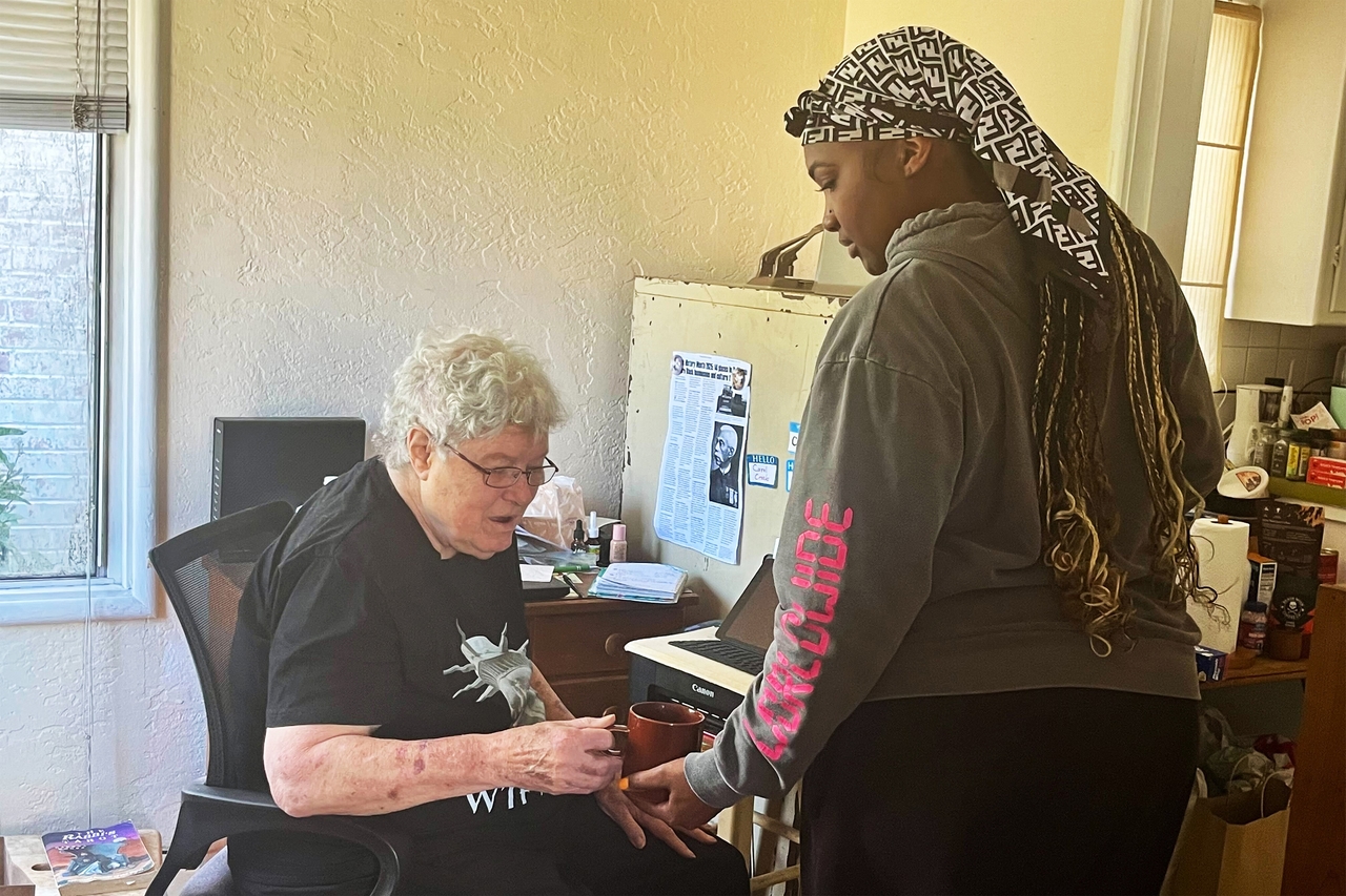 Los californianos que reciben atención domiciliaria temen que los recortes de Medicaid signifiquen el fin de la vida independiente