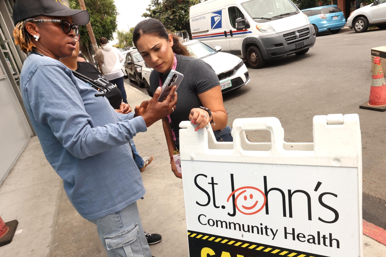 Gli immigrati in California valutano la copertura sanitaria contro il rischio di espulsione