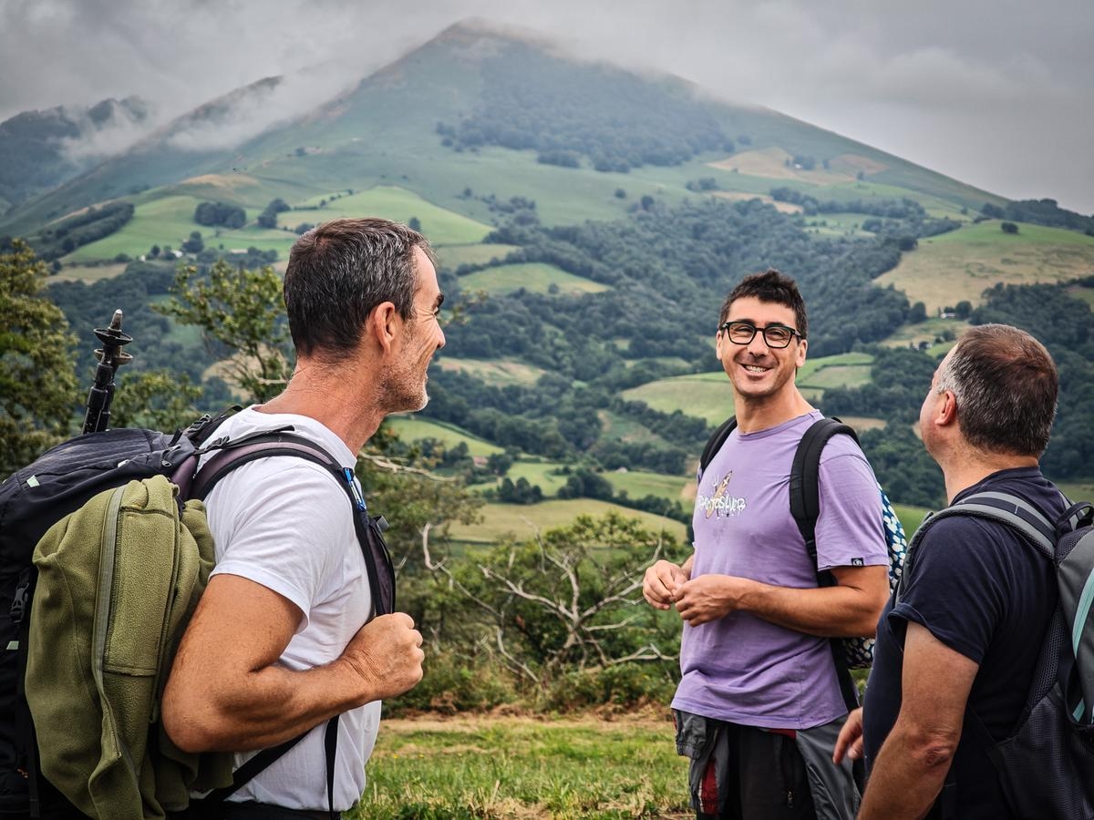« Marcher, ça fait du bien, ça vide l’esprit » : au Pays basque, des randonnées pour aller mieux