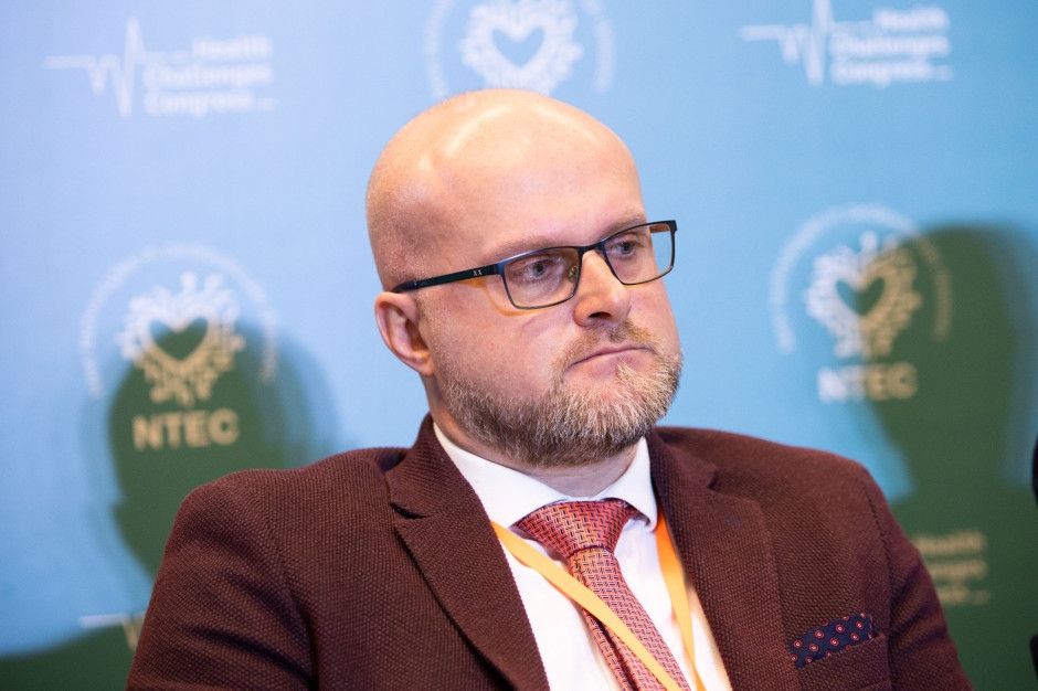 Łanda: the system will settle like compost. The National Health Fund is dependent on politicians, and they do not wait in lines