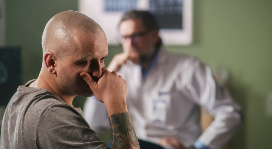 Polacy w szponach nowotworów. Najnowszy raport ujawnia, kto choruje najczęściej