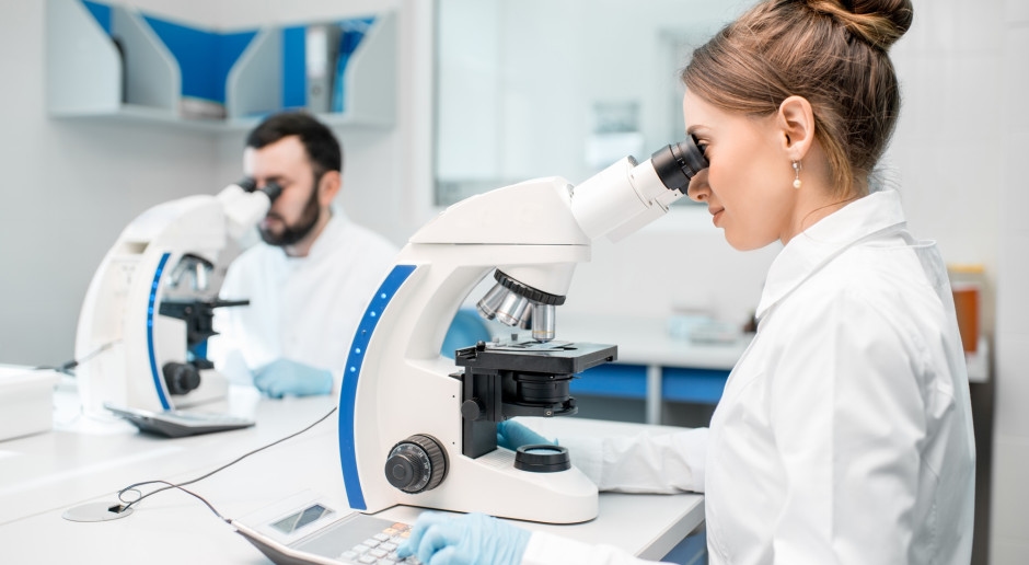 Esame di specializzazione per diagnostici di laboratorio. Ci saranno variazioni nelle tariffe per la squadra d'esame.