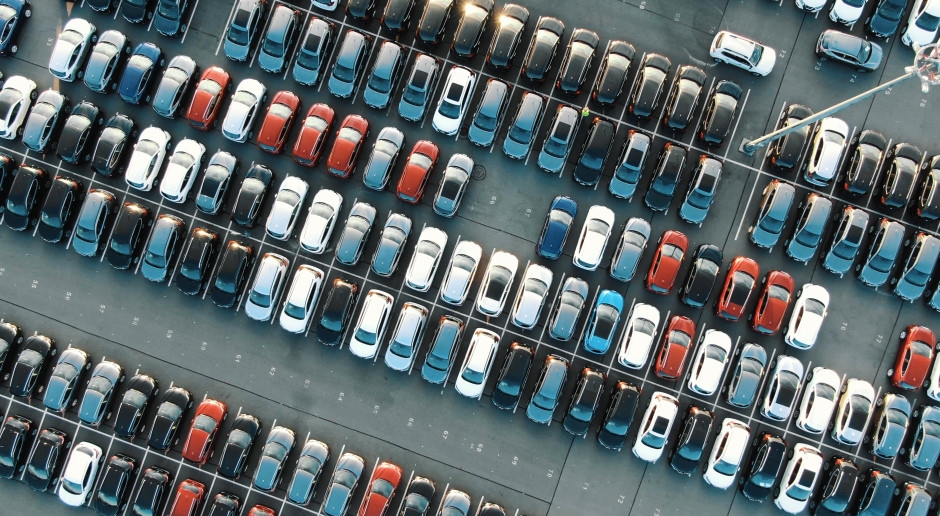 Eles adicionam 80% do preço do carro a 150 mil PLN. 1500 decisões para "sim"