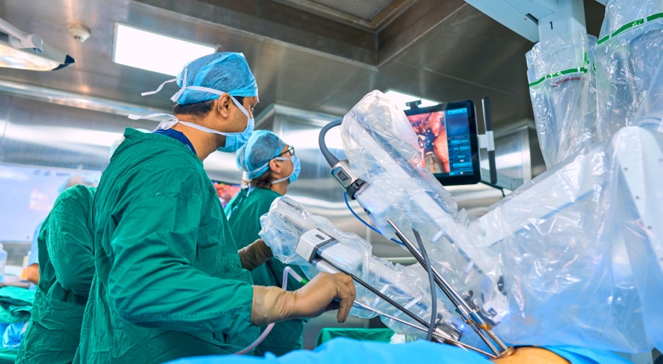 ¿Cirugía robótica o radioterapia? Nadie ha comparado nunca ambos métodos en estos pacientes.