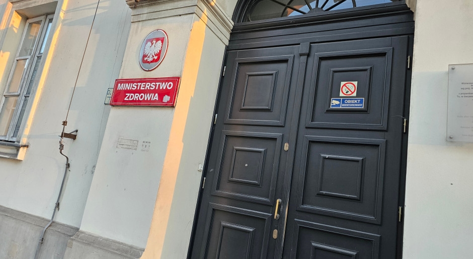 There is a new national consultant for maxillofacial surgery