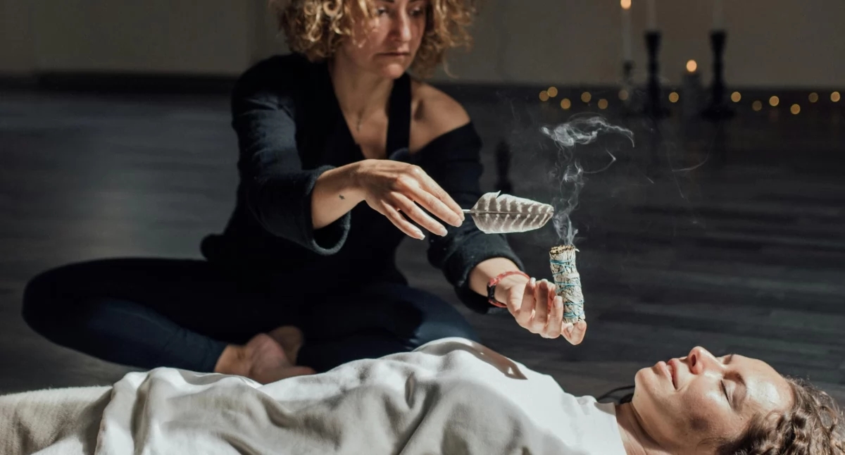 Szarlatani jako "magicy od duszy". Gdy zamiast pomocy psychicznej otrzymuje się wariactwo