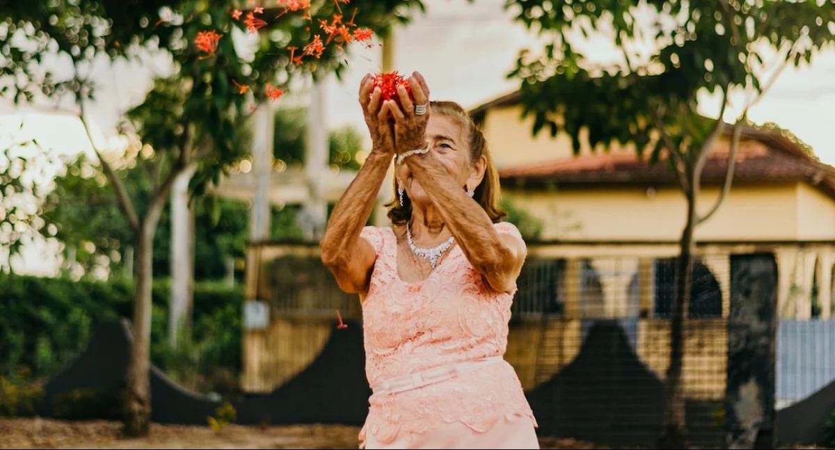 Niskointensywna stymulacja mózgu może pomóc w chorobie Alzheimera. Neurony odzyskują elastyczność