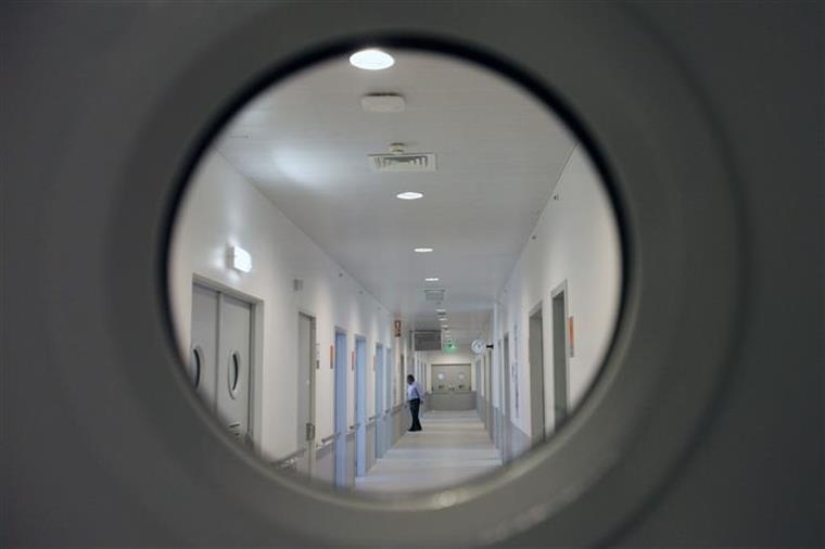 Inspeção-Geral da Saúde abre processo ao caso do bebé que nasceu na sala de espera do Hospital de Gaia