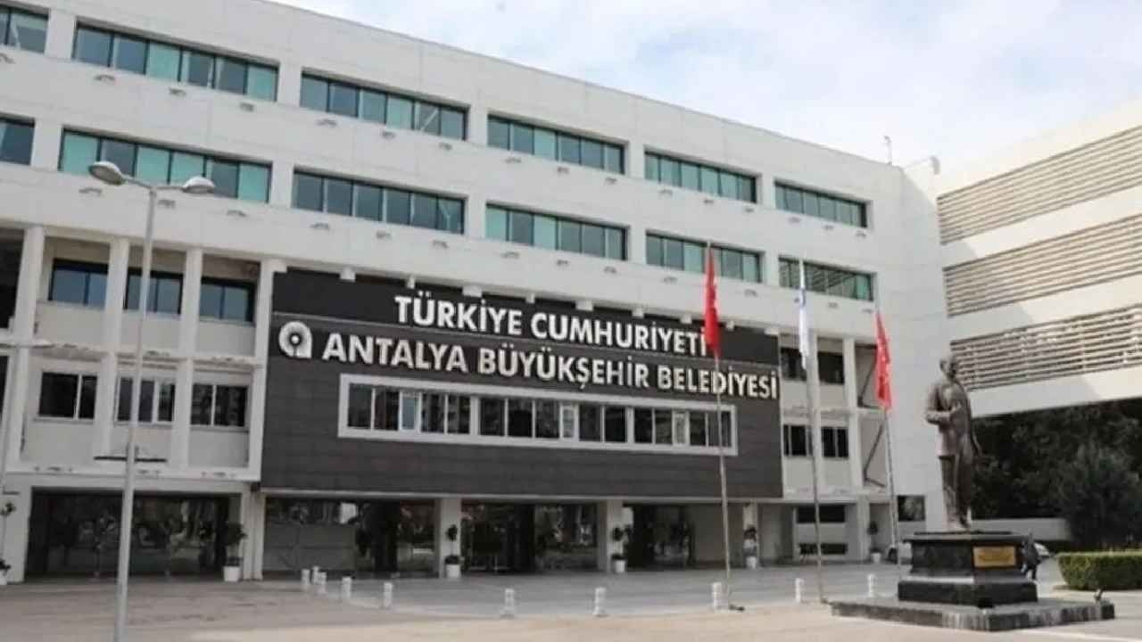 14 people detained in the Antalya Metropolitan Municipality investigation are at the courthouse!