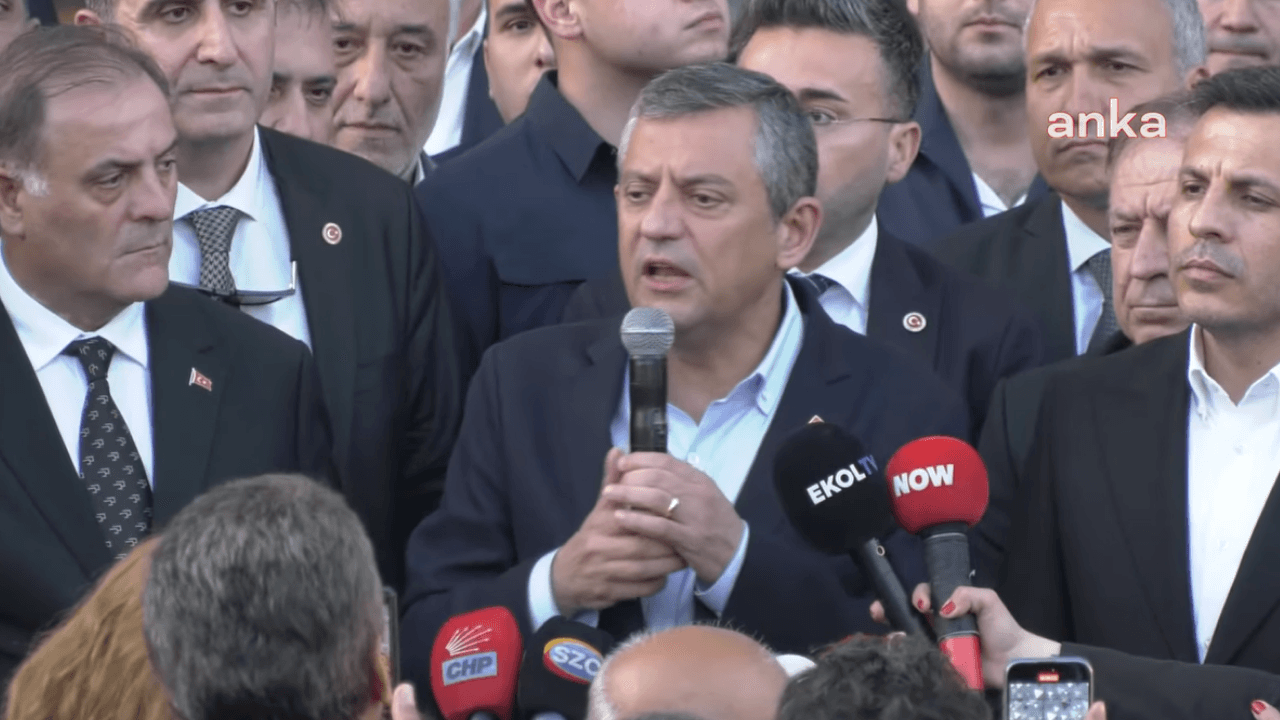 Özgür Özel: Today is not the day to intimidate the CHP Chairman with fists and guns!