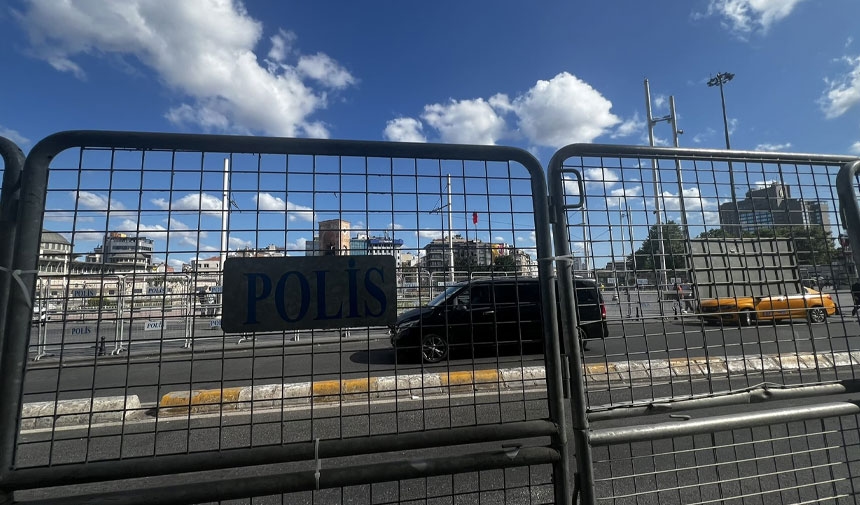 Блокада «Марша гордости» на площади Таксим! Метро и фуникулер закрыты