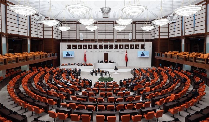 AKP-Sprecher gibt Datum bekannt, umstrittene Kommission soll eingerichtet werden