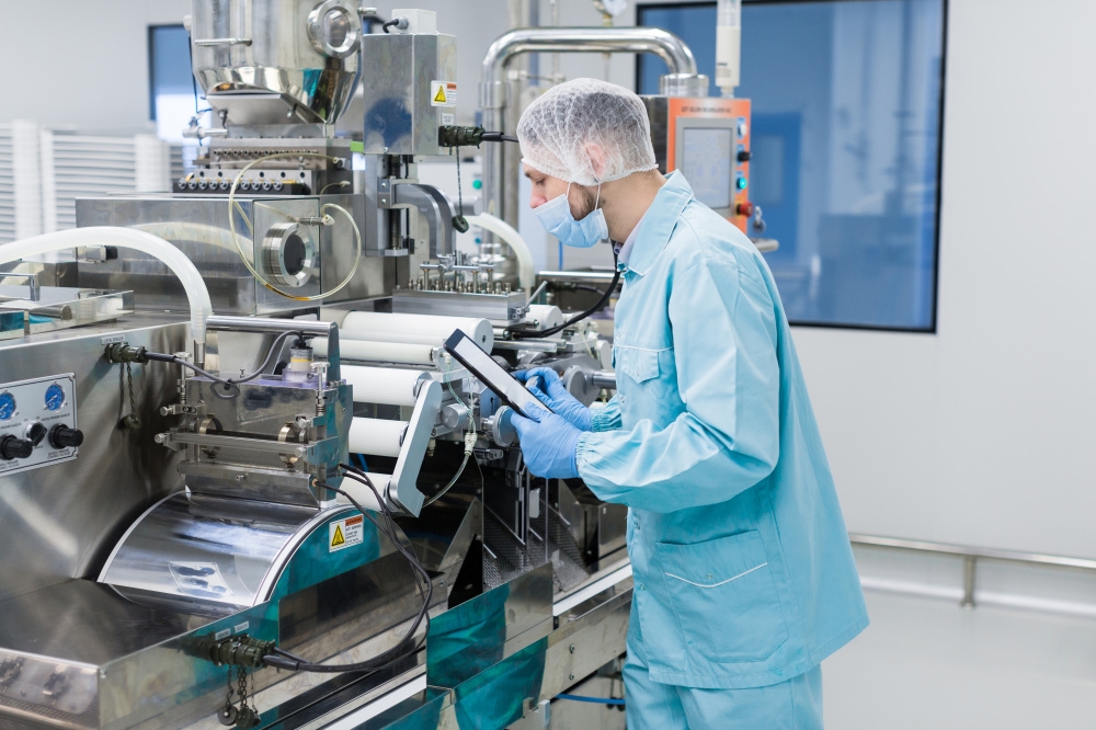 O Ministério da Indústria e Comércio desenvolveu um procedimento para emissão de documentos sobre as etapas de produção tecnológica de um medicamento na UEE.