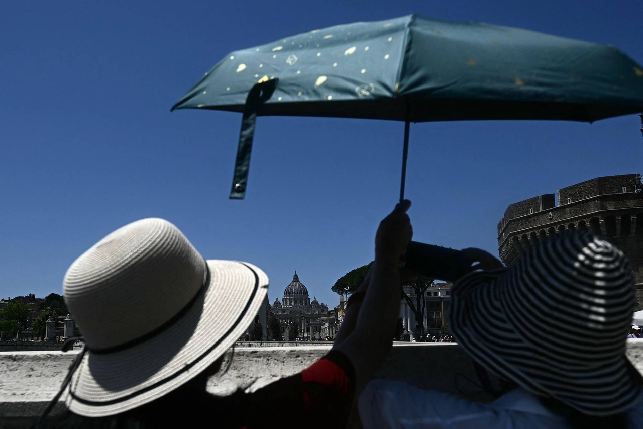 Ainda quente na Itália neste fim de semana, hoje 15 cidades com alerta vermelho