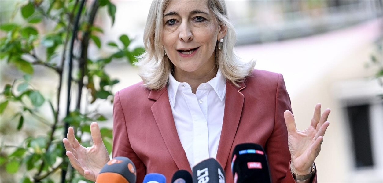 100 jours au pouvoir : les difficultés financières éclipsent les débuts de Warken en tant que ministre de la Santé